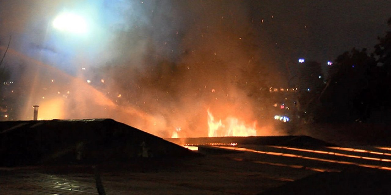 İstanbul'da mobilya atölyesi alev alev yandı