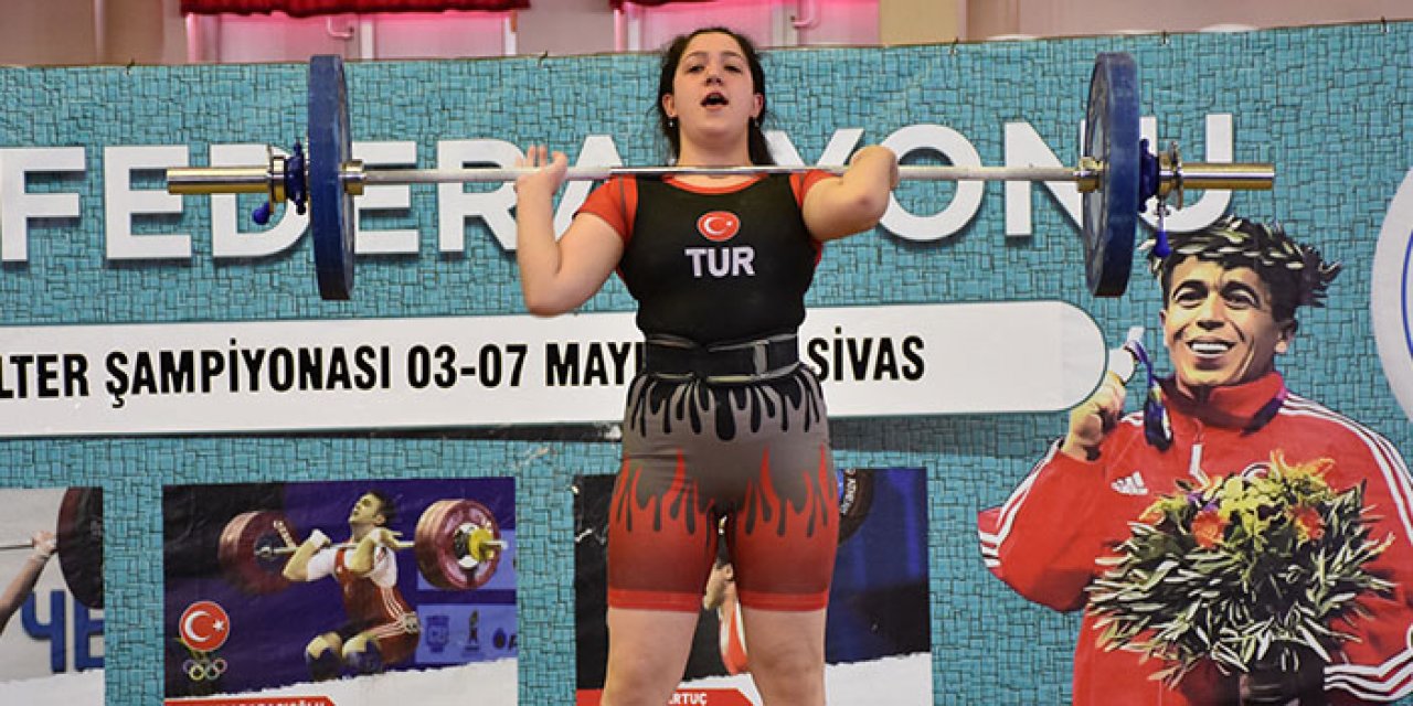 Türkiye Büyükler Halter Şampiyonası Sivas'ta başladı
