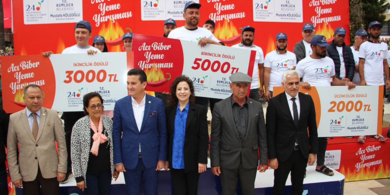 Acı biber yeme yarışmasında 260 gram acı biber yedi birinci oldu