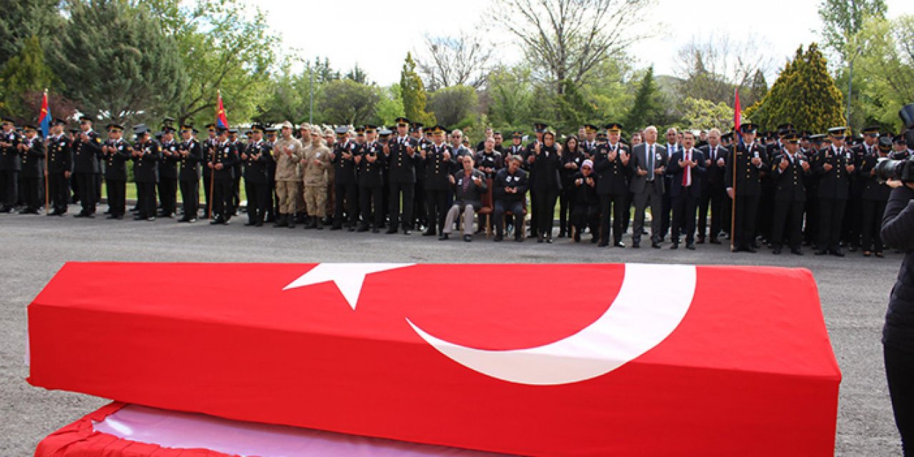 Kazada şehit olan asker tören ile memleketine uğurlandı