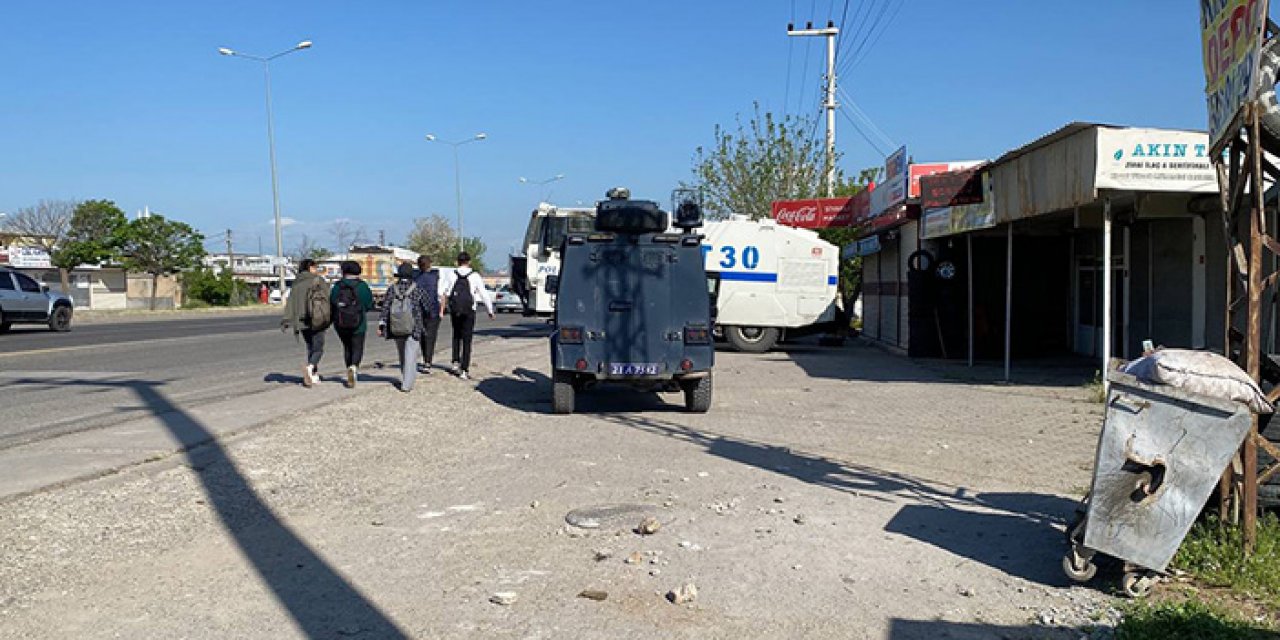 Çıkan kavga sonrası polis mahalleyi ablukaya aldı