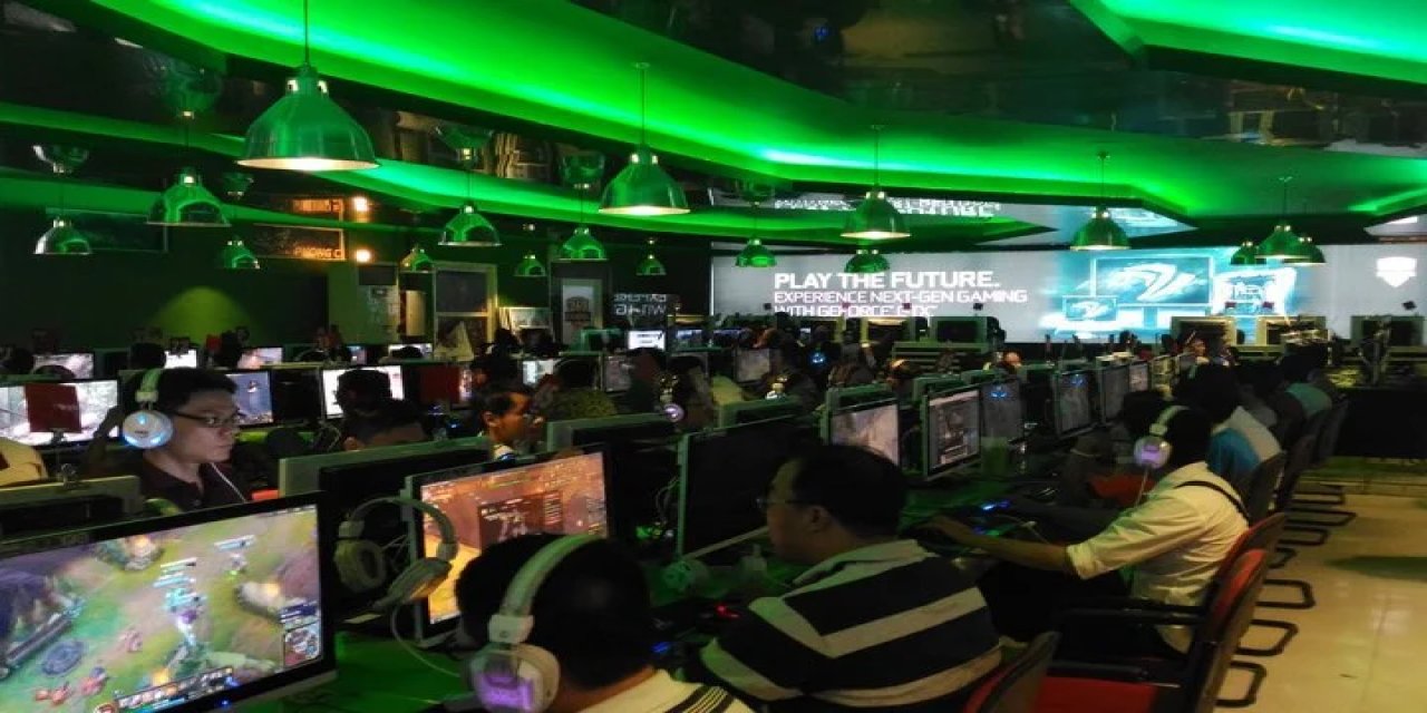 Seçim günü İnternet kafeler açık mı? Seçim günü internet kafeler hizmet verecek mi? 14 Mayıs'ta internet kafeler açık mı?