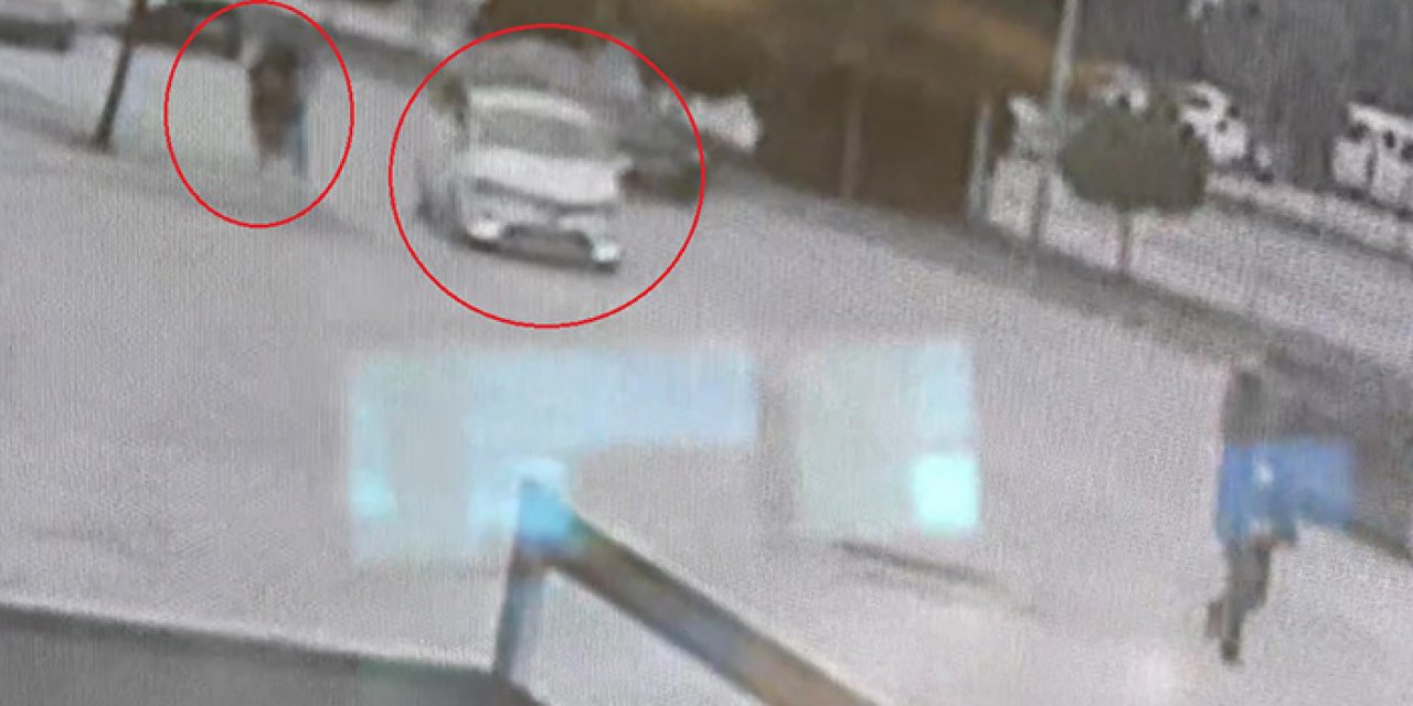 Motosikletle otomobile çarptı: 3 yaralı