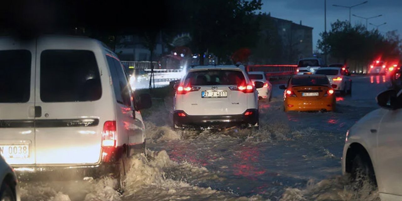 Sağanak nedeniyle Batıkent'te bazı mahallelerde elektrik kesildi
