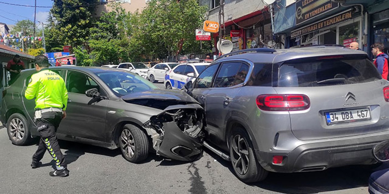 İstanbul’da iki otomobil birbirine girdi: 3 yaralı