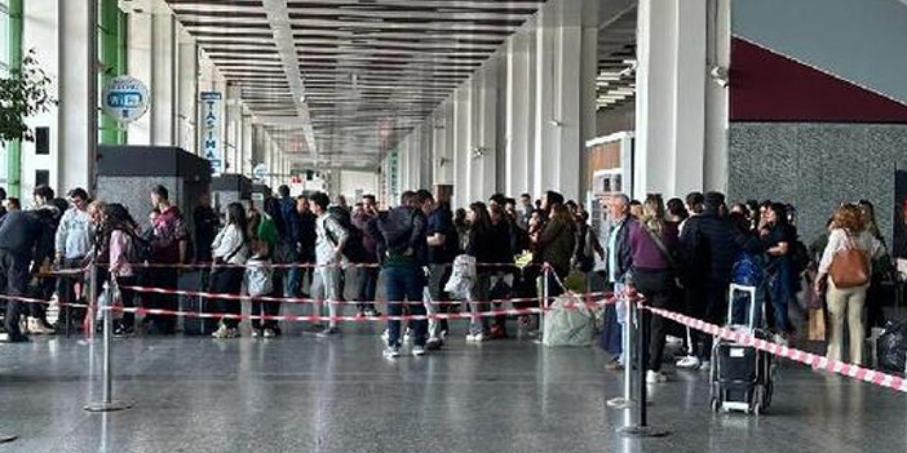 Depremzedeler oy kullanmak için AŞTİ’de yoğunluk oluşturdu