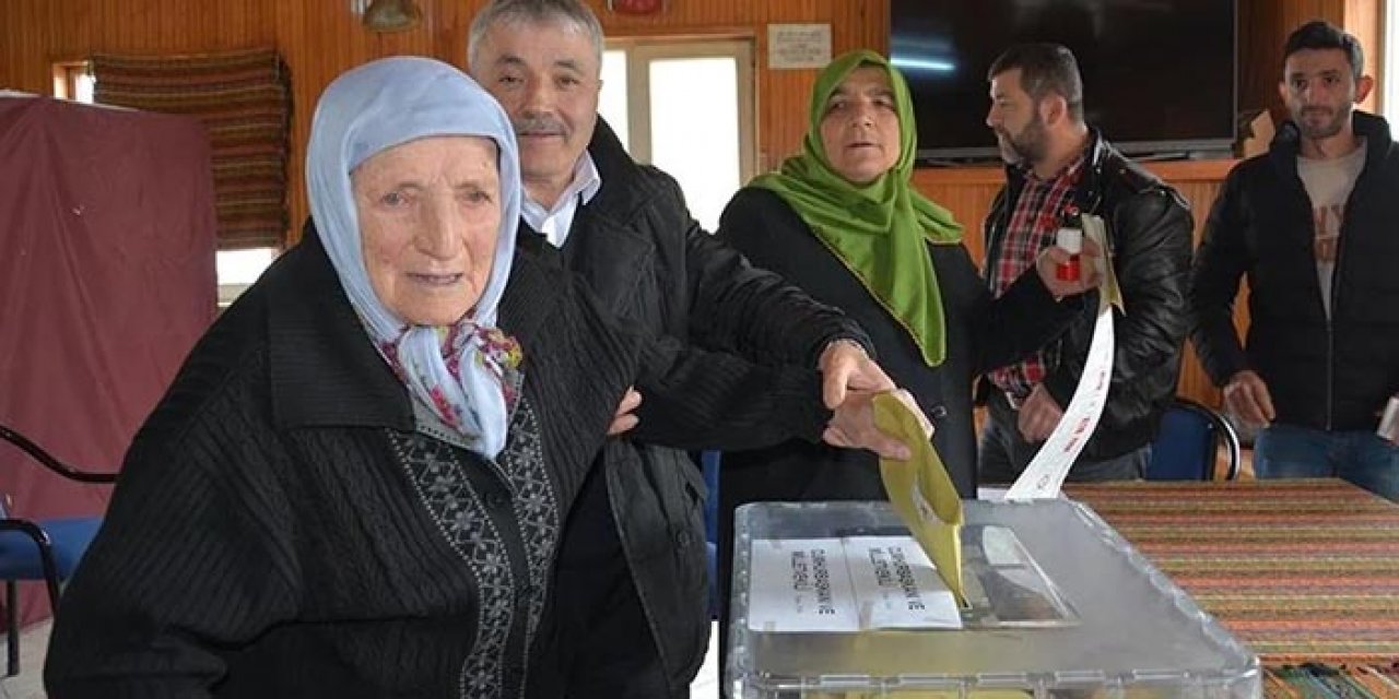 101 yaşındaki Fatma Kıran oy kullandı