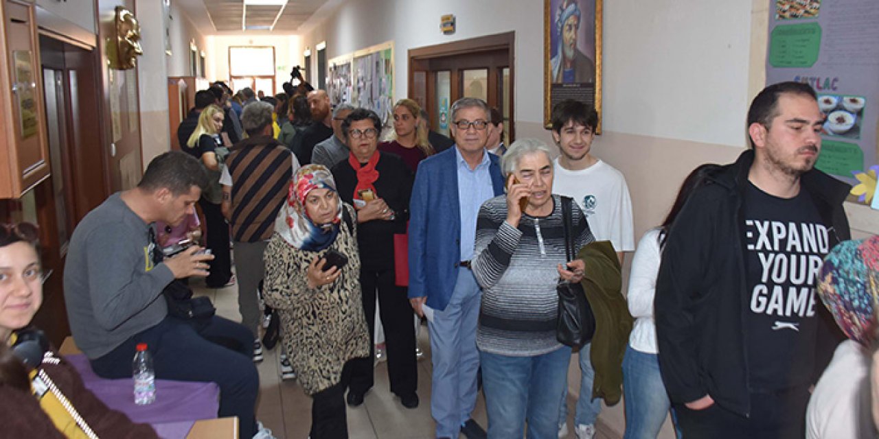 Son saatlerde sandığa olan yoğun ilgi kuyruklar oluşturdu