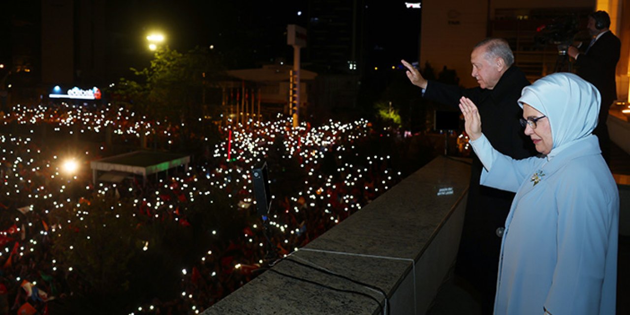 Cumhurbaşkanı Erdoğan Balkon konuşması yaptı