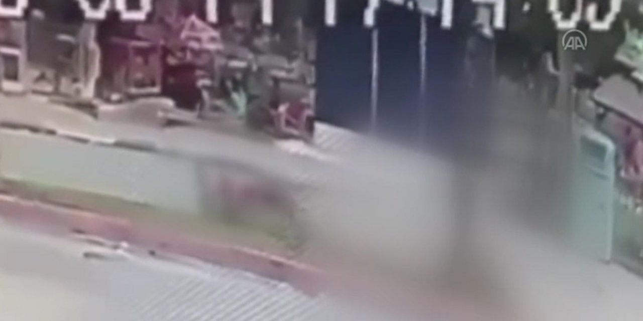 Motosikletin ağaca çarpması sonucu 2 kişi öldü