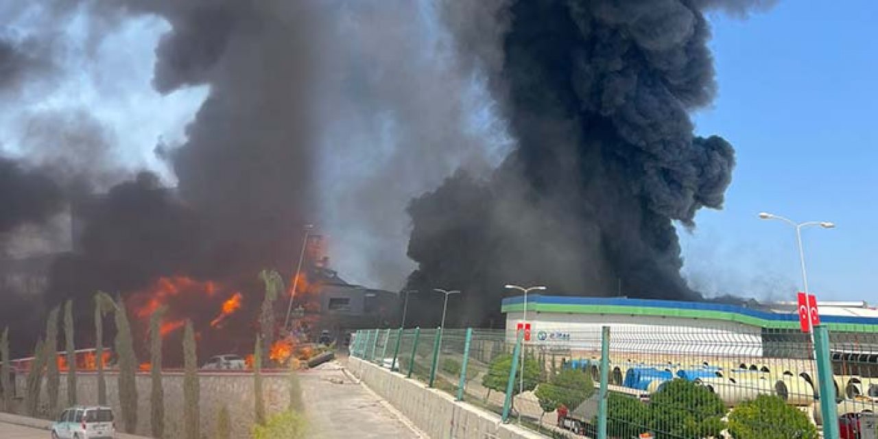 Adana OSB'de fabrika yangını: Dumanlar gökyüzünü kapladı