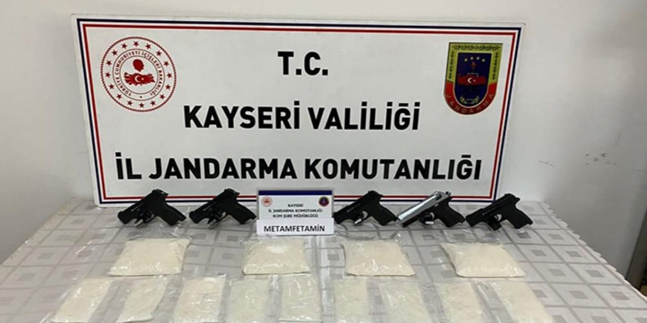 Kombi içerisinde yapılan uyuşturucu sevkiyatına operasyon