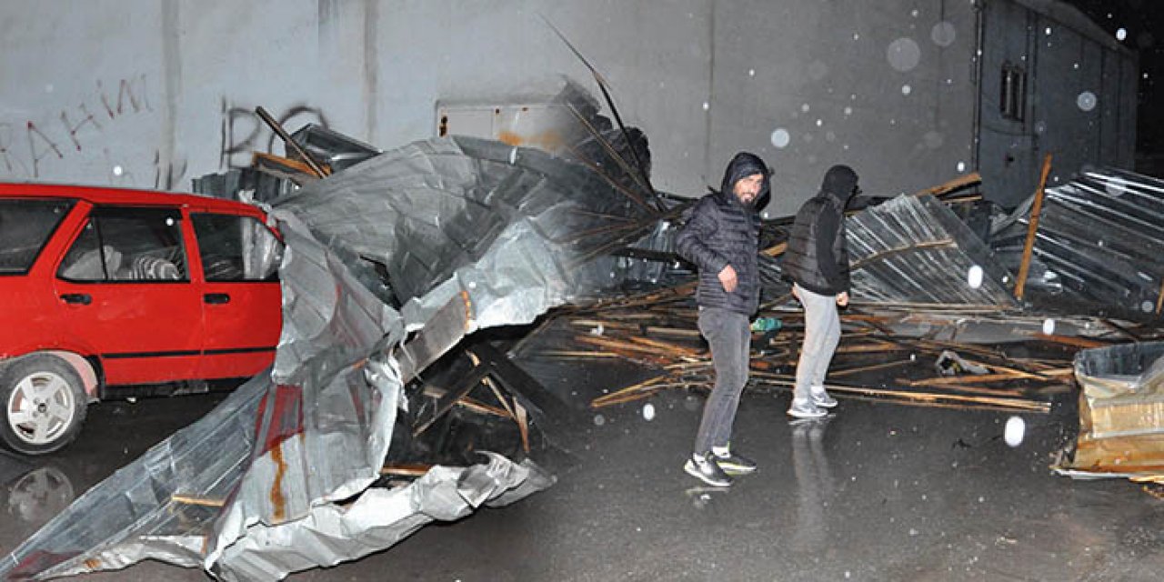 Fırtına nedeniyle iş yerinin çatısı uçtu