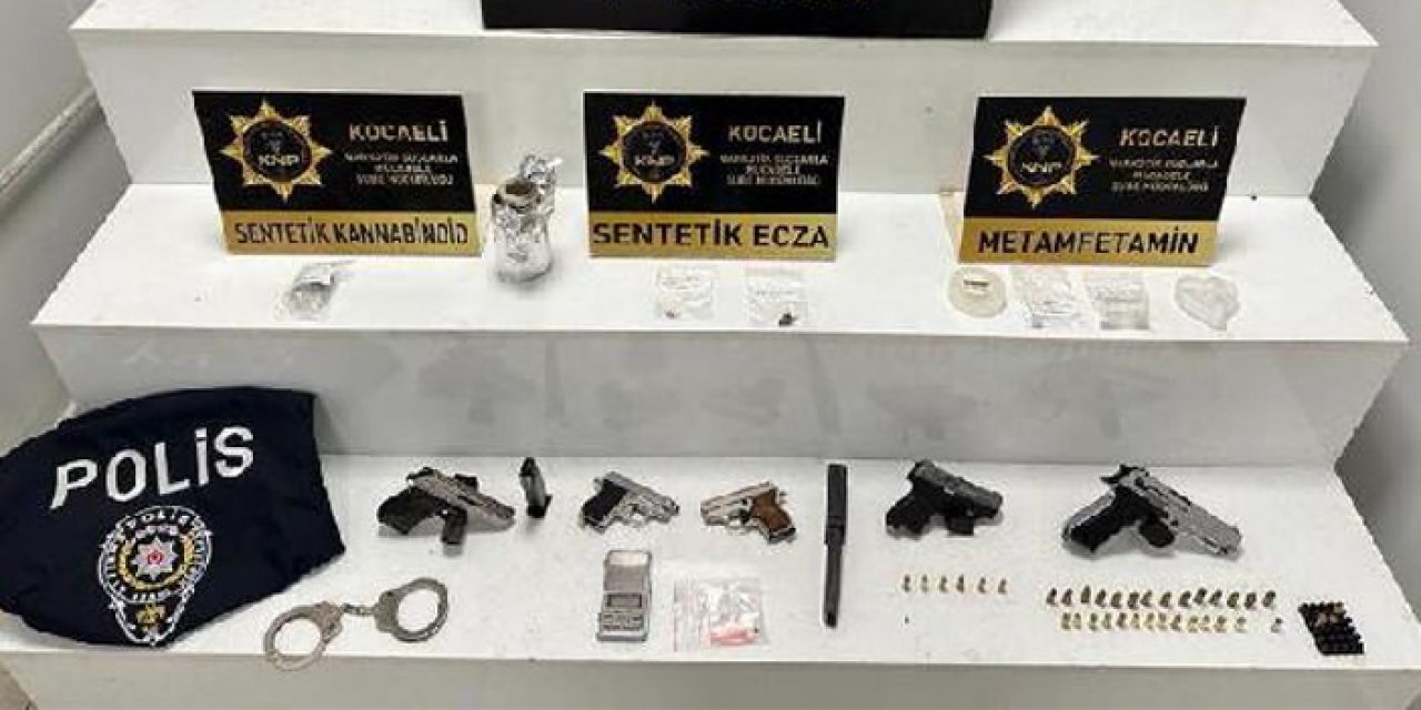 Kocaeli'de operasyon: polis yeleği ve kelepçe ele geçirildi