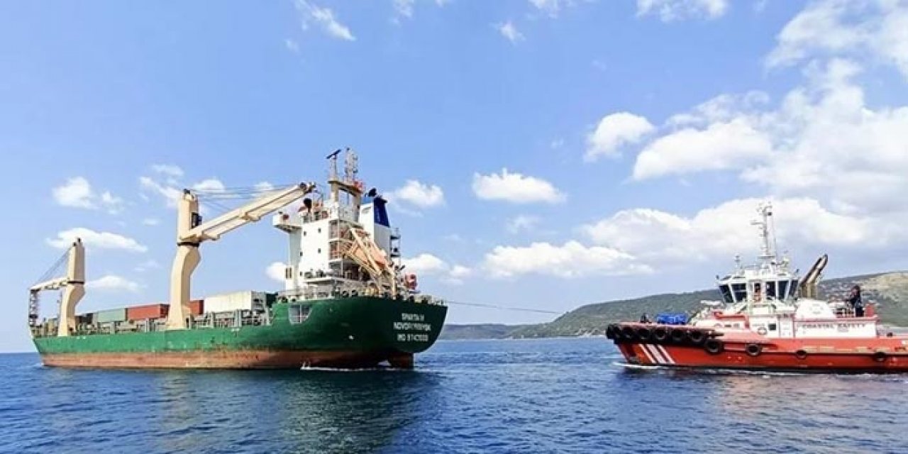 Çanakkale Boğazı’nda arızalanan gemi demirledi