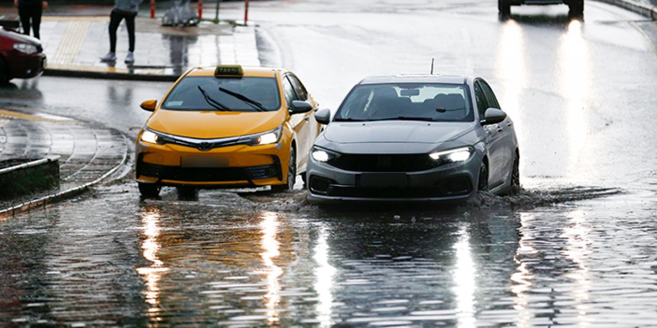 Başkenti vuran dolu ve sağanak su baskınlarına neden oldu