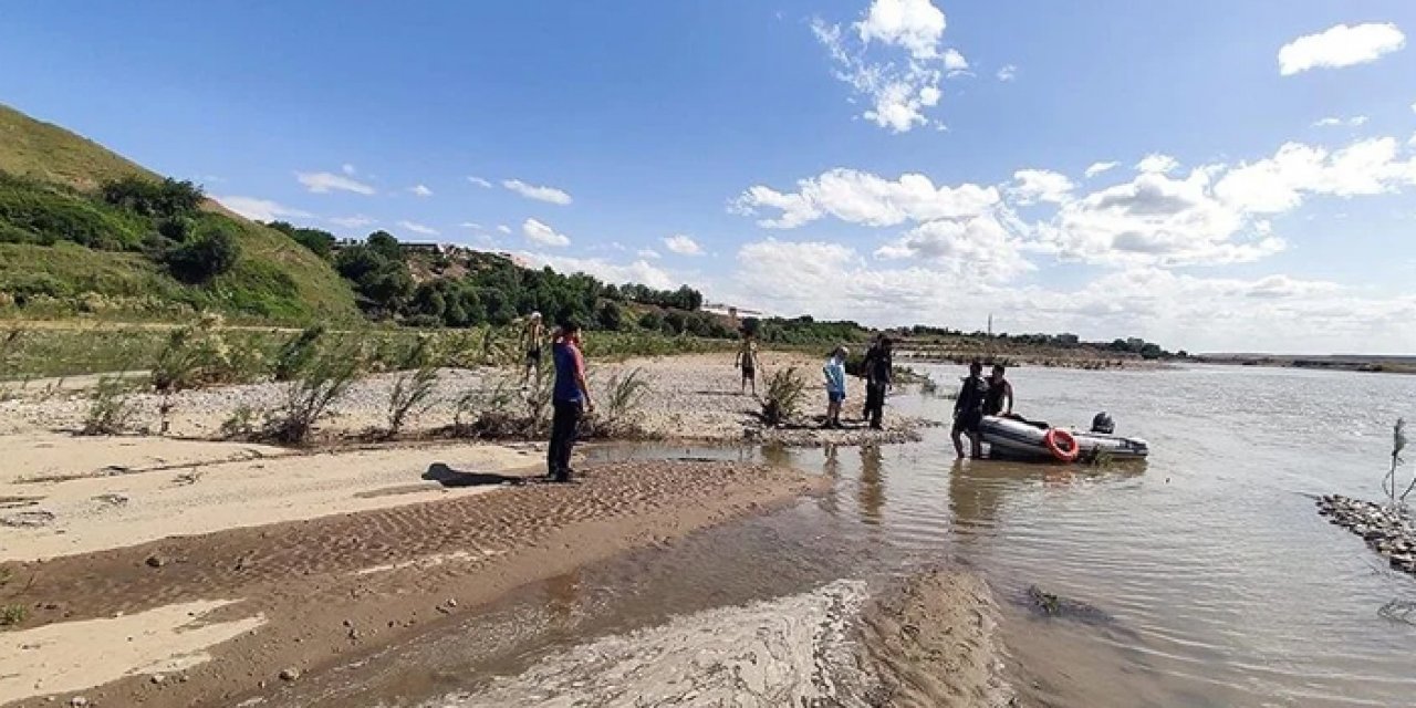 Su seviyesi yükselince çayda mahsur kaldılar: 34 kişi kurtarıldı
