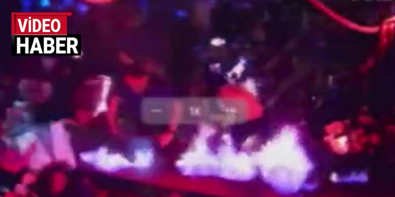 Taksim'de bir eğlence merkezinde şov yapmak isteyen çalışan ortalığı aleve verdi