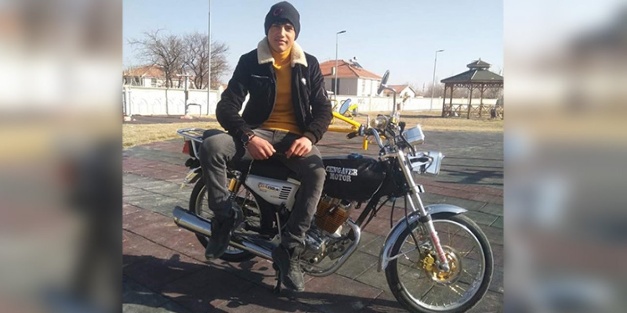 Minibüsle çarpışan motosiklet sürücüsü yaşamını yitirdi