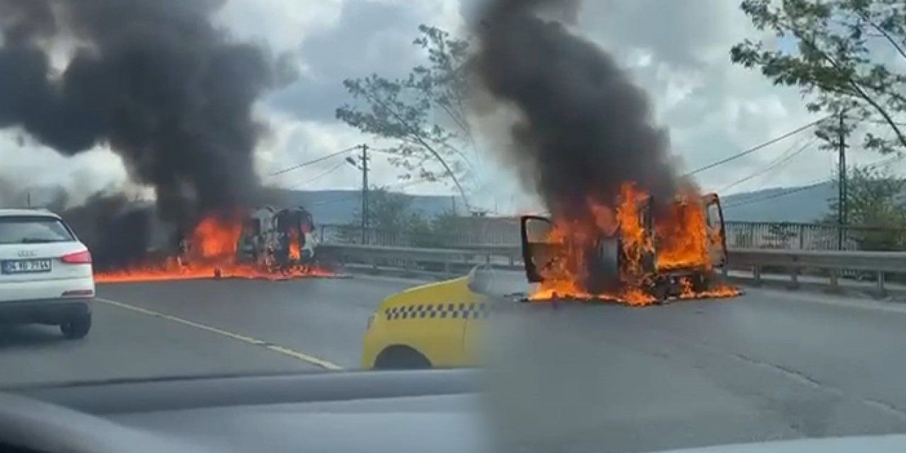 Seyir halindeki araç alev alev yandı