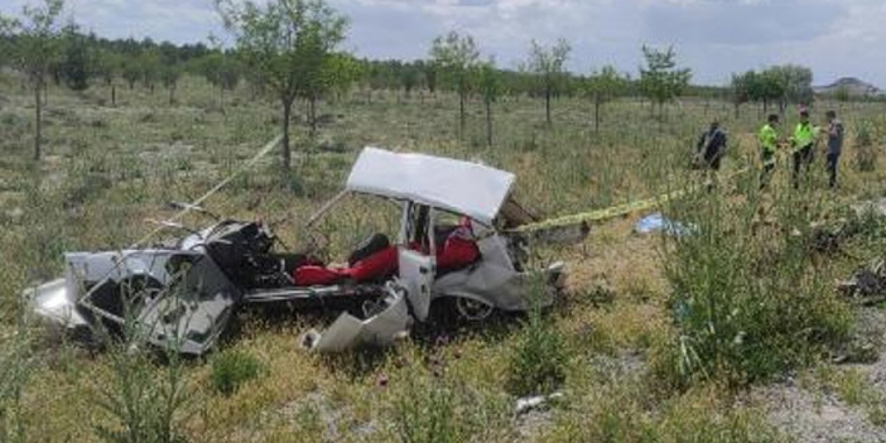 TIR'a çarpan otomobil hurdaya döndü: 1 ölü