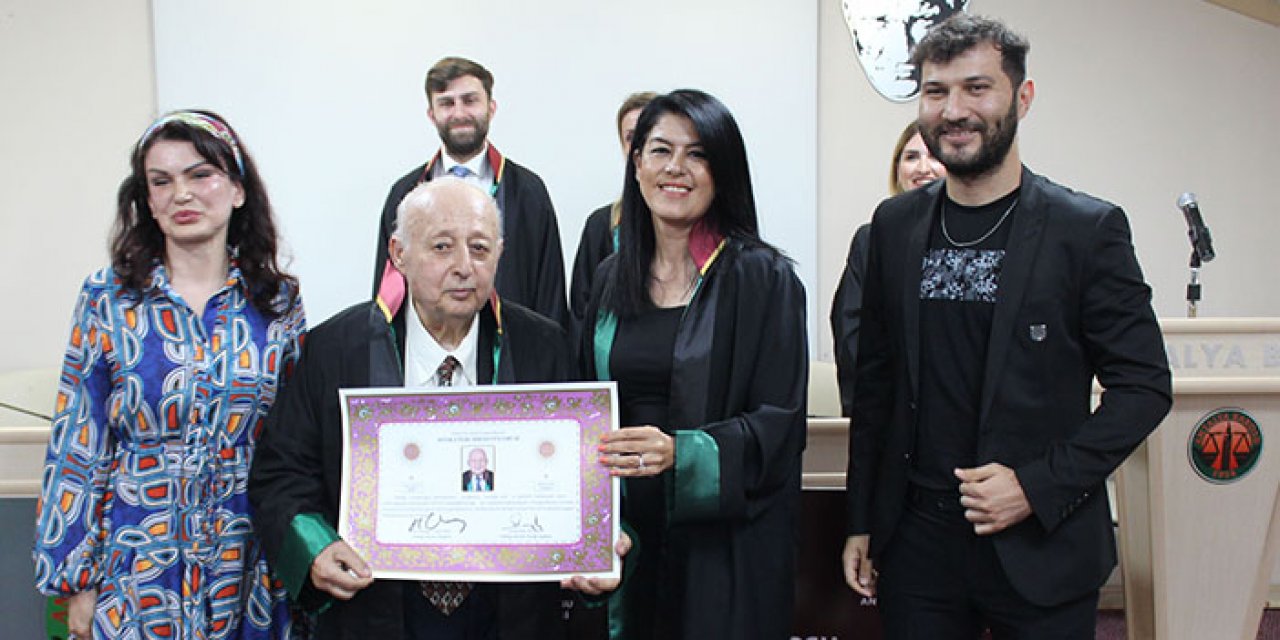 1959'da bıraktığı üniversitesine 63 yıl sonra geri dönerek mezun oldu