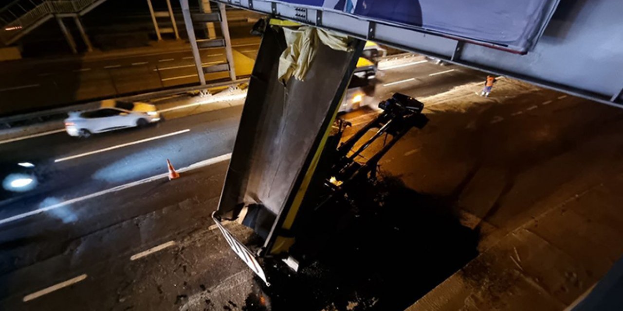 Açık kalan damper üst geçide çarptı