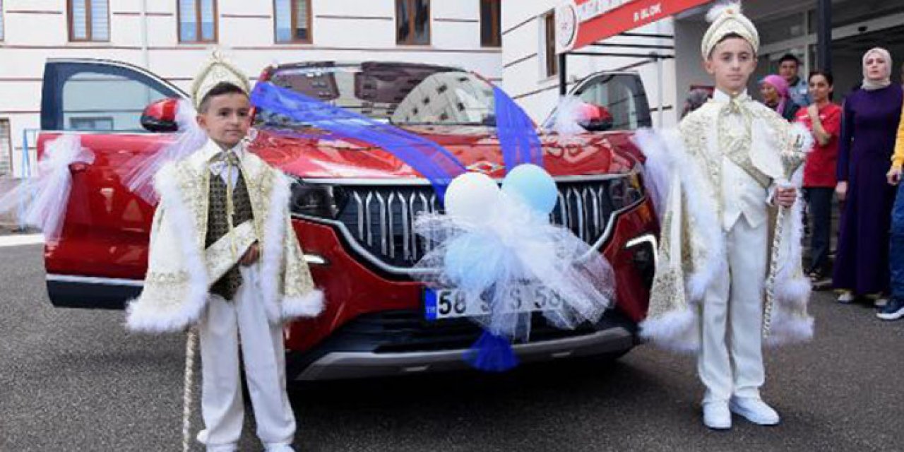 Depremzede kardeşlere sünnet aracı oldu