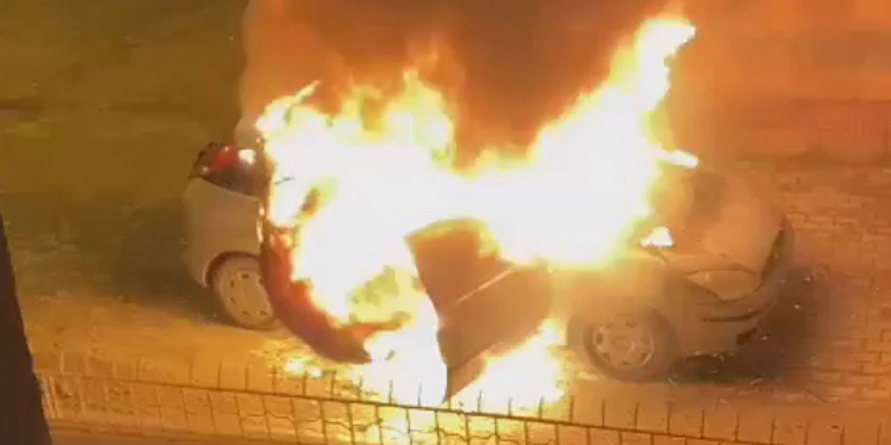 Seyir halindeki otomobil alev topuna döndü