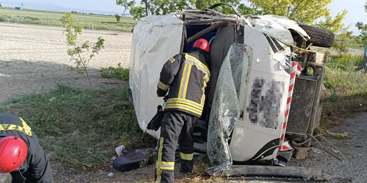Karaman'da işçi minibüsü devrildi: 16 yaralı