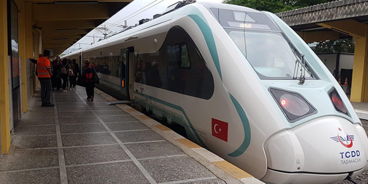 Yerli elektrikli tren ilk seferini yaptı