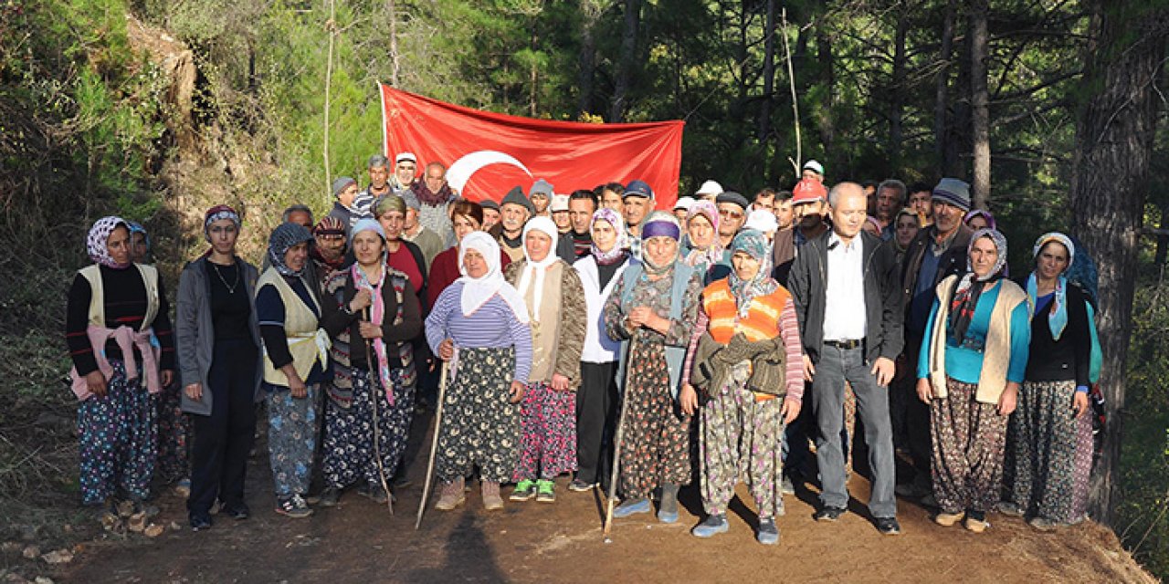 HES karşıtı 11 kişiye verilen cezayı mahalleli aralarında topladı