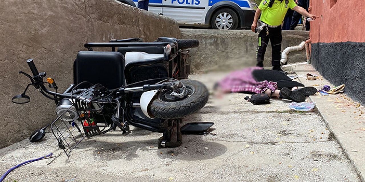 Elektrikli bisiklet evin duvarına çarptı: 1 ölü 1 yaralı
