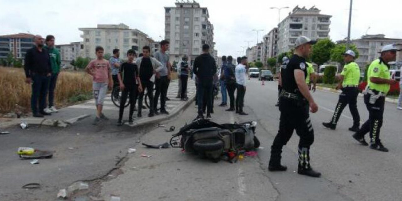 Otomobil ile motosiklet çarpıştı: 1 ölü