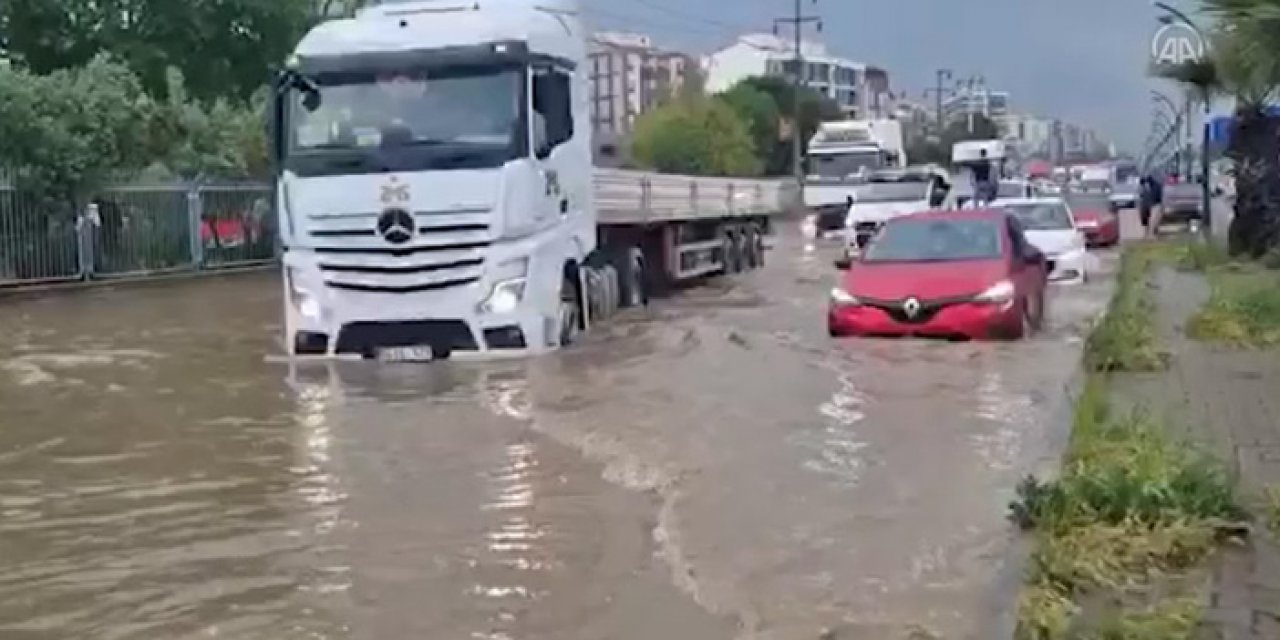 Manisa'da sağanak nedeniyle trafik kazaları meydana geldi