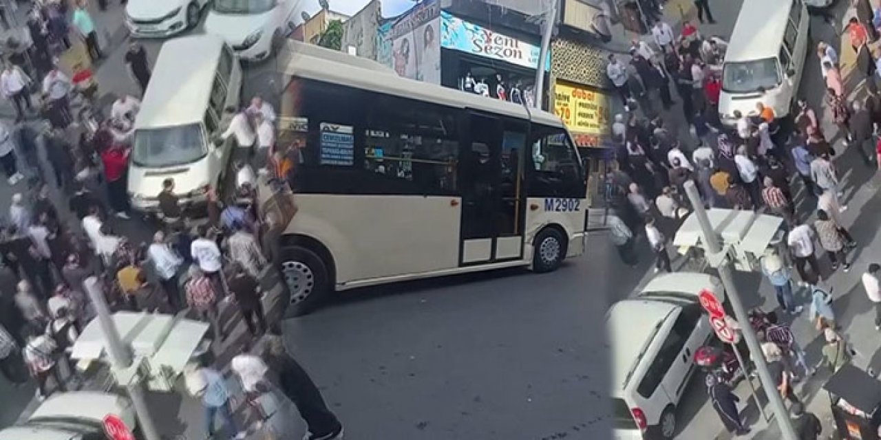 İstanbul’da minibüs şoförü halk otobüsüne saldırdı