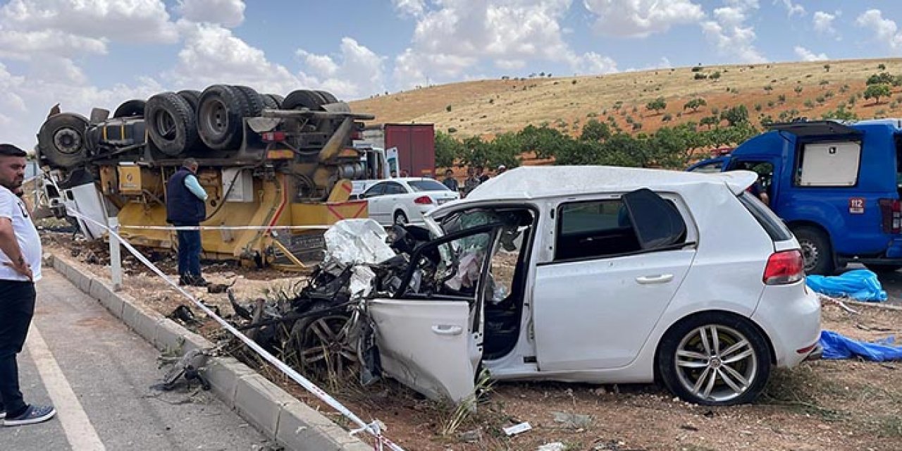 Kamyonla çarpışan otomobil takla attı: 1 ölü 1 yaralı