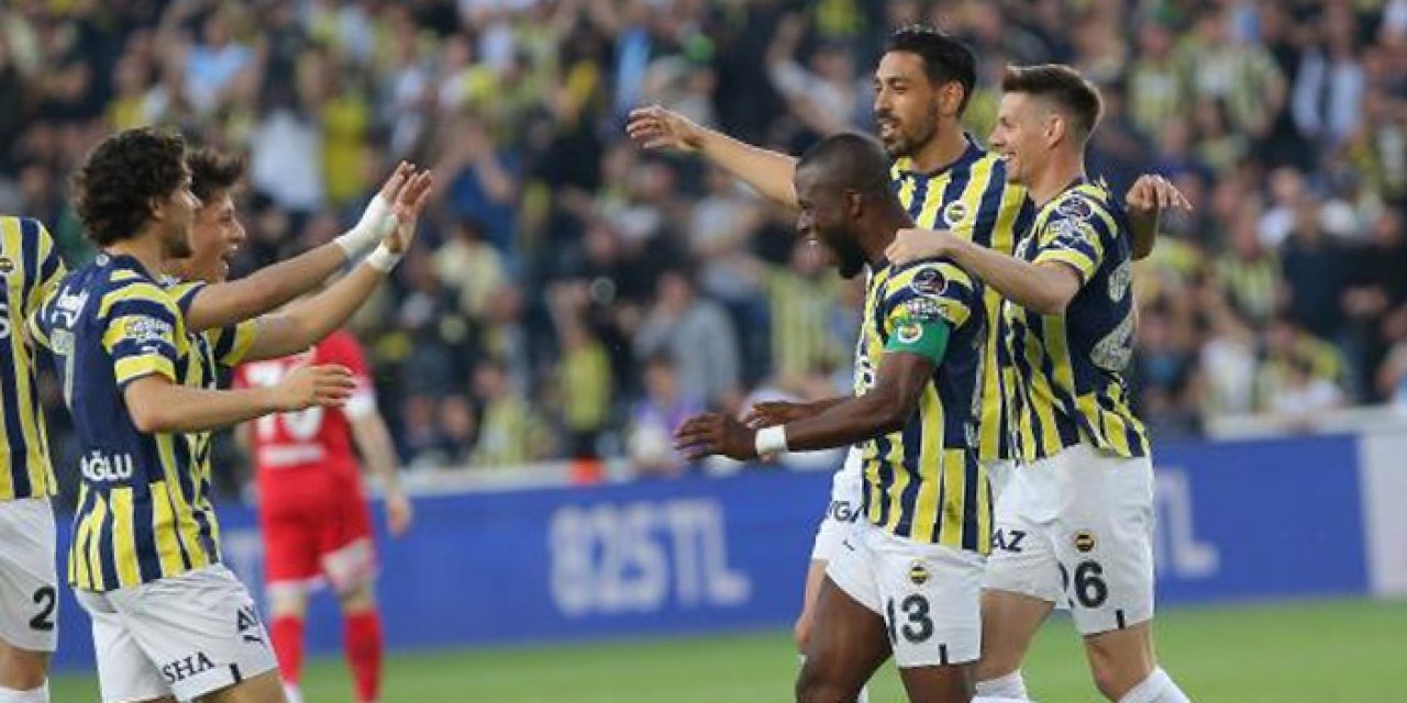 Fenerbahçe'nin golcüsü Enner Valencia gol rekoru kırdı