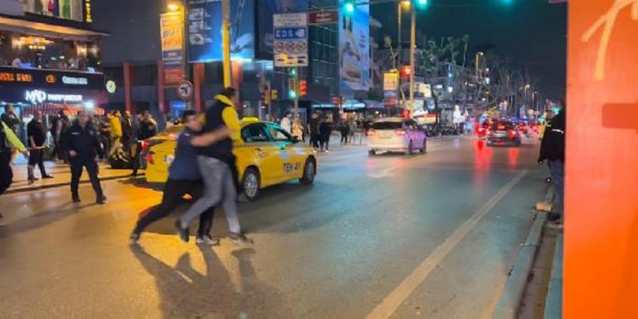 İstanbul'da Fenerbahçeliler araçlara saldırdı