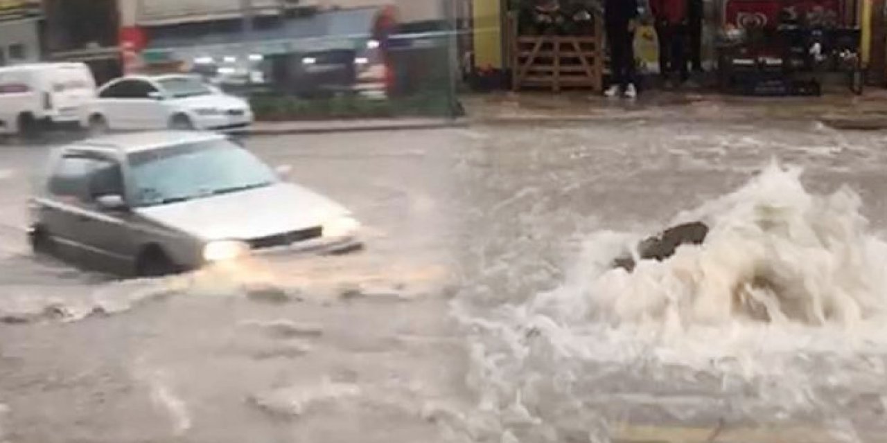 Denizli'de sağanak nedeniyle ev ve iş yerlerini su bastı
