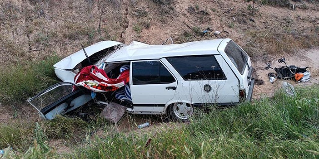 Otomobil yol kenarına savruldu: 4 yaralı