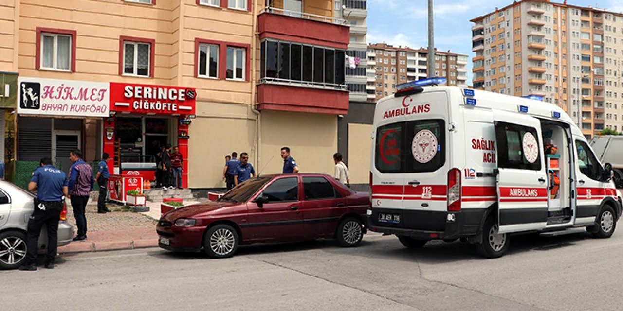 Meydana gelen bıçaklı kavgada 1’i ağır 2 yaralı