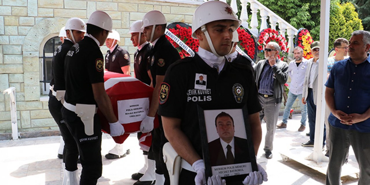 Polis memuru göreve giderken kalp krizi geçirip öldü