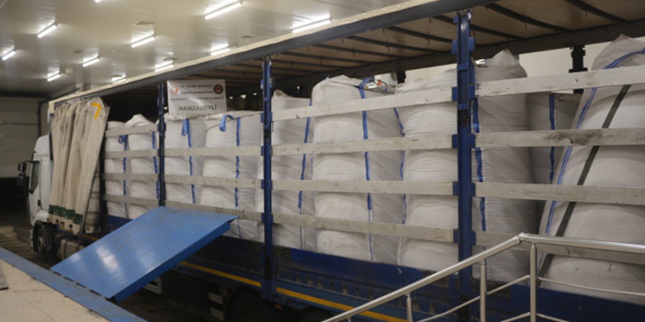 Gümrük kapısında 19 ton kaçak çay ele geçirildi