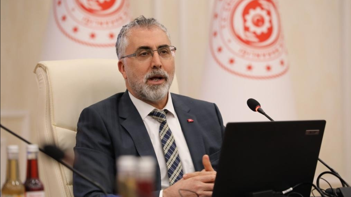 Vedat Işıkhan evli mi? Vedat Işıkhan’ın eşi kim? Vedat Işıkhan'ın kaç çocuğu var? Vedat Işıkhan hangi görevlerde bulundu?