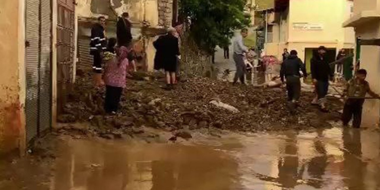 Diyarbakır'da evleri çamurlu su bastı