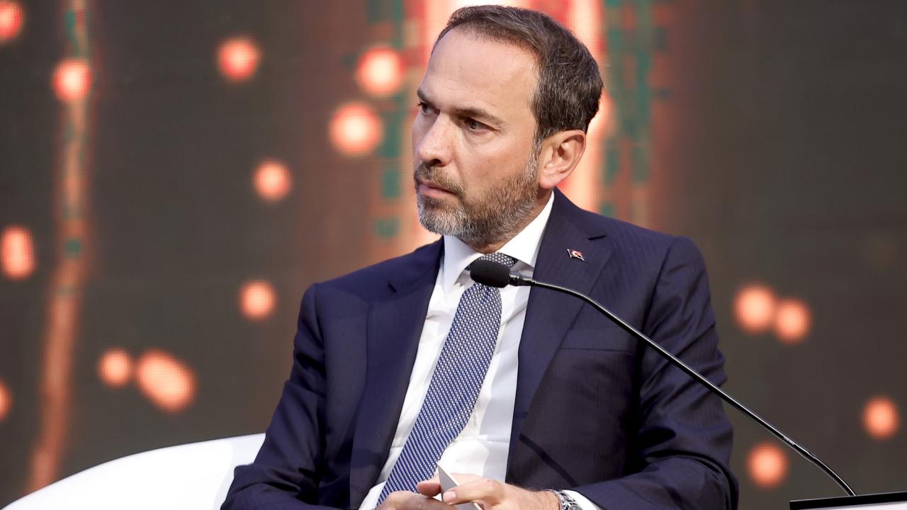 Alparslan Bayraktar evli mi? Alparslan Bayraktar’ın eşi kim? Alparslan Bayraktar'ın kaç çocuğu var?  Hangi görevlerde bulundu?