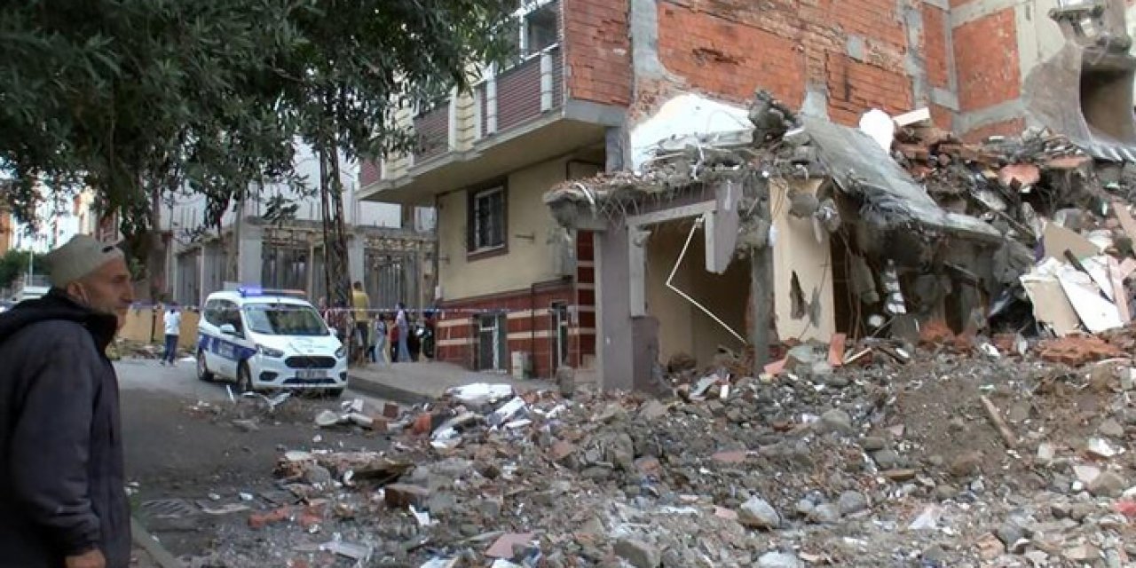 İstanbul’da yıkım sırasında merdiveni çöken binadakiler kurtarıldı