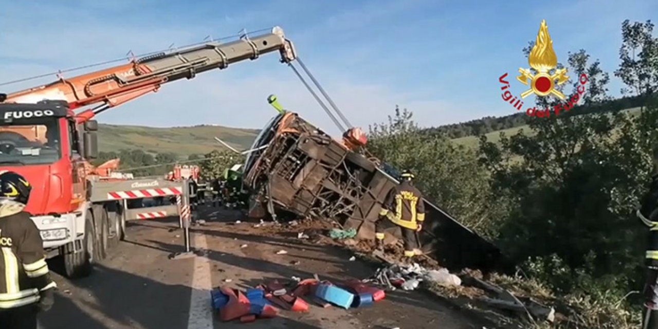 Yolcu otobüsü şarampole yuvarlandı: 1 ölü, 14 yaralı