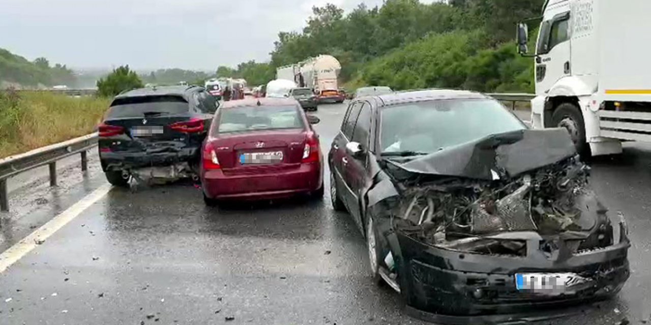 Düzce'de 10 araç birbirine girdi: 4 yaralı